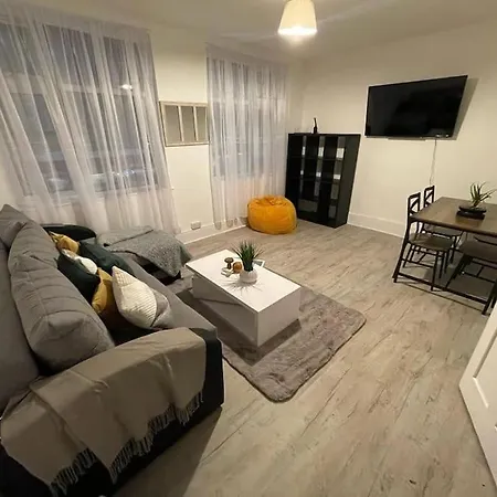 Stunning 2 Bedroom On Tower Bridge London Exterior photo