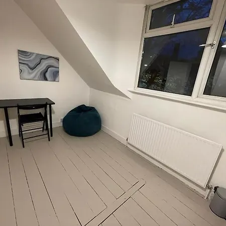 Stunning 2 Bedroom On Tower Bridge London Exterior photo